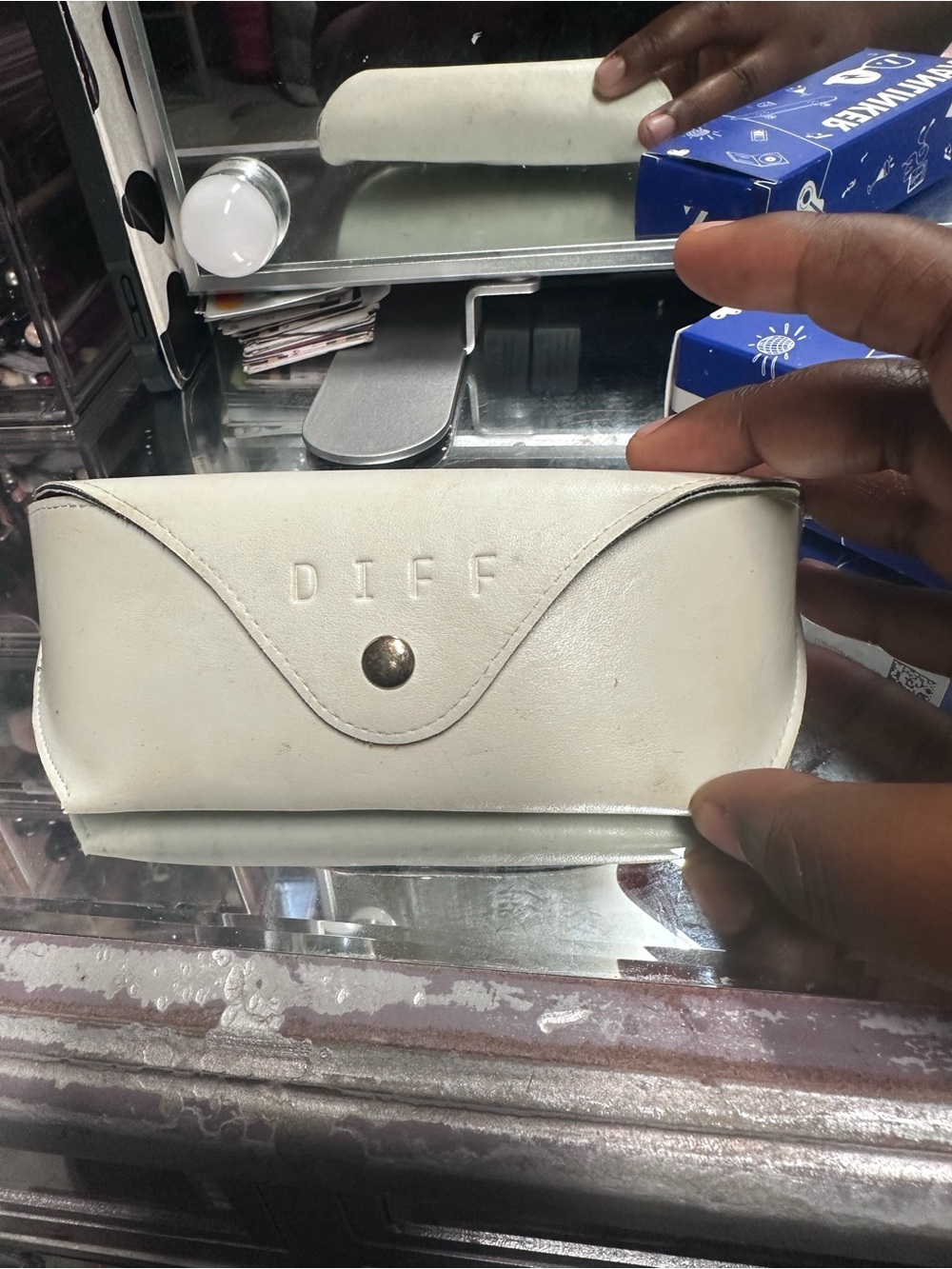 Diff Eyewear White Sunglasses Case